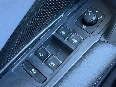 New 2025 Volkswagen Tiguan SE image 15