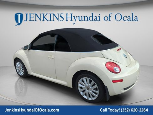 Used 2008 Volkswagen Beetle SE FWD image 7