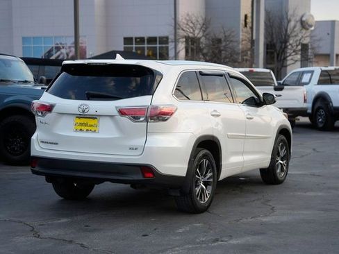 Used 2016 Toyota Highlander XLE image 6