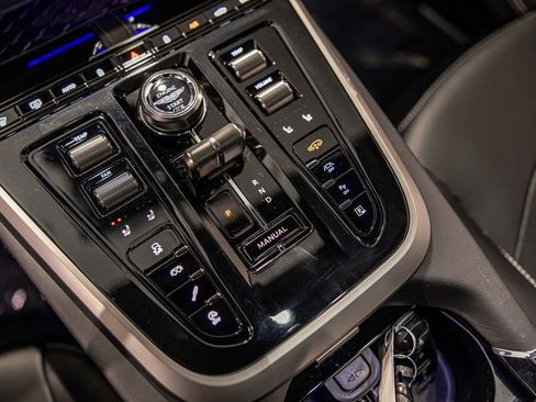 New 2026 Aston Martin DBX 707 image 31