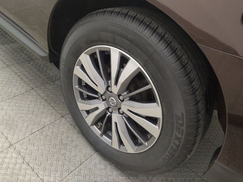 Used 2019 Nissan Pathfinder SL FWD image 31
