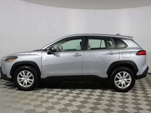 Used 2025 Toyota Corolla Cross L FWD image 34