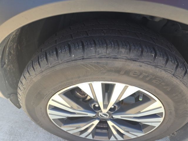 Used 2023 Nissan Rogue SV AWD/4WD image 6