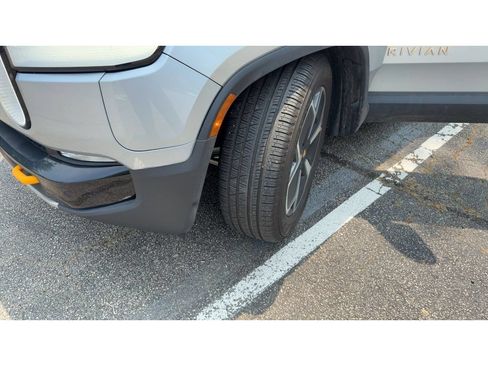 Used 2024 Rivian R1S Adventure AWD/4WD image 9