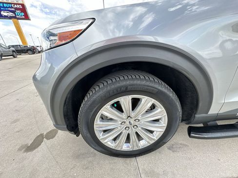 Used 2022 Ford Explorer Limited w/ Hybrid Equipment Group 310A AWD/4WD image 34