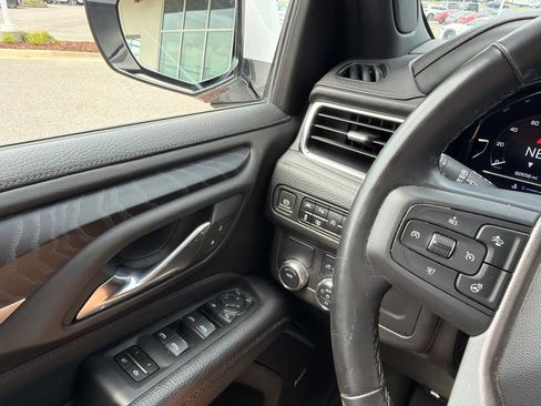 Used 2023 GMC Yukon XL Denali RWD image 21