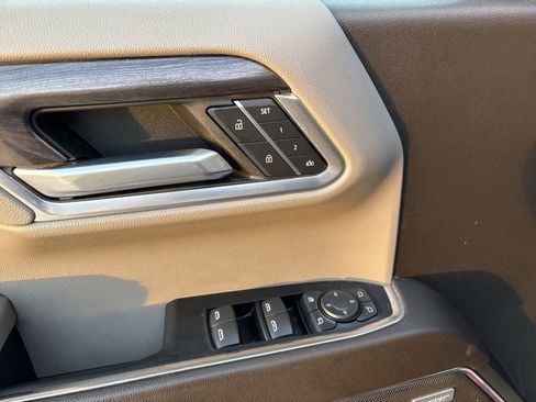 Used 2023 Chevrolet Silverado 1500 LTZ w/ LTZ Premium Package image 15