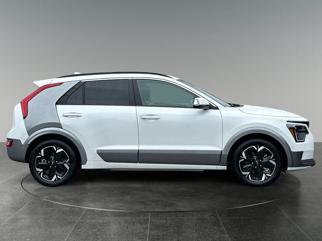 Used 2023 Kia Niro Wave FWD image 10