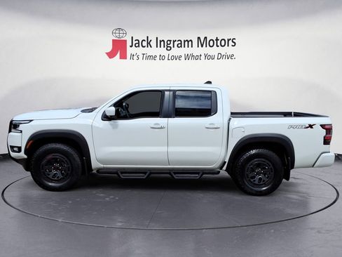 New 2025 Nissan Frontier Pro-X w/ Pro Convenience Package RWD image 2