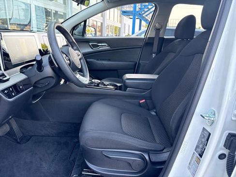 Used 2023 Kia Sportage LX AWD/4WD image 9