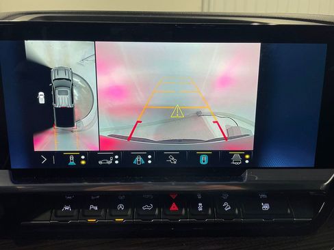 Used 2023 Chevrolet Silverado 1500 RST w/ Convenience Package II image 4