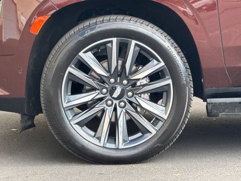 Certified 2022 Cadillac Escalade ESV Sport Platinum AWD/4WD image 36