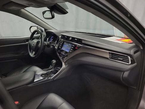 Used 2018 Toyota Camry SE w/ Convenience Package image 25