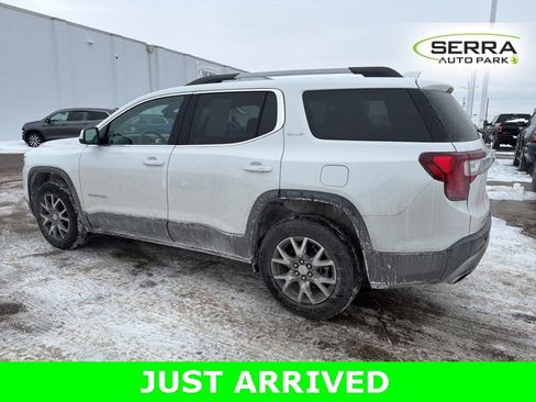 Certified 2023 GMC Acadia SLE w/ Driver Convenience Package image 4