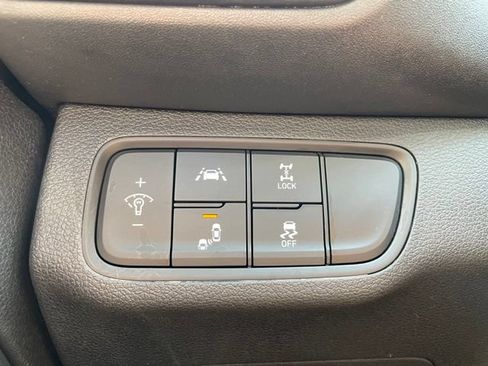Used 2019 Hyundai Santa Fe SE AWD/4WD image 15