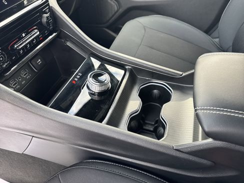 Certified 2024 Jeep Grand Cherokee Laredo w/ Trailer Tow Package image 16