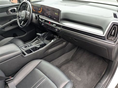 Used 2024 Kia Sorento S image 41