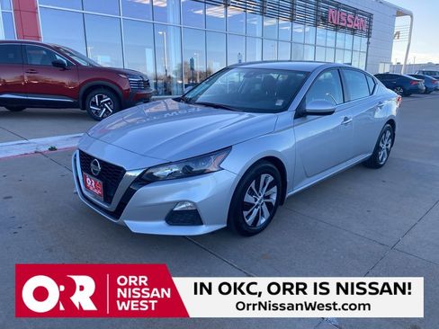 Used 2022 Nissan Altima 2.5 S image 1