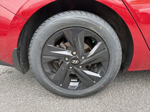 Certified 2023 Hyundai Elantra SEL FWD image 17