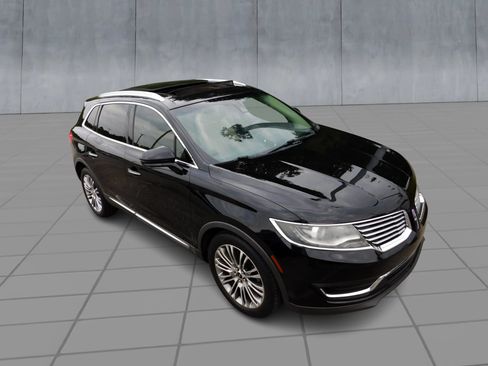 Used 2017 Lincoln MKX Reserve w/ Lincoln MKX Climate Package FWD image 2
