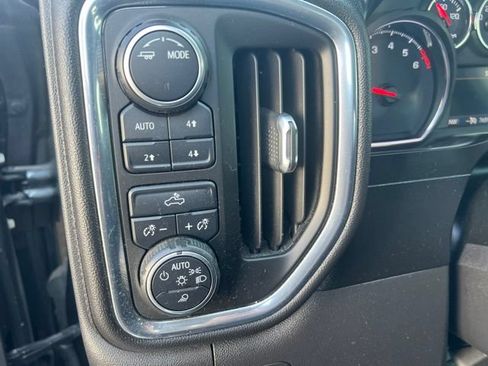 Used 2020 Chevrolet Silverado 1500 LT AWD/4WD image 29