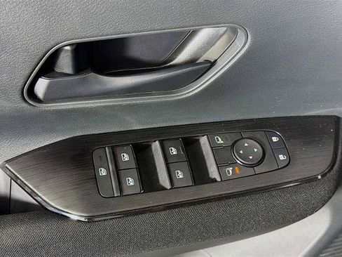 Certified 2025 Nissan Kicks S AWD/4WD image 15