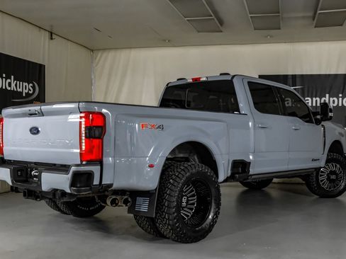 Used 2024 Ford F350 Lariat w/ Lariat Ultimate Package AWD/4WD image 9