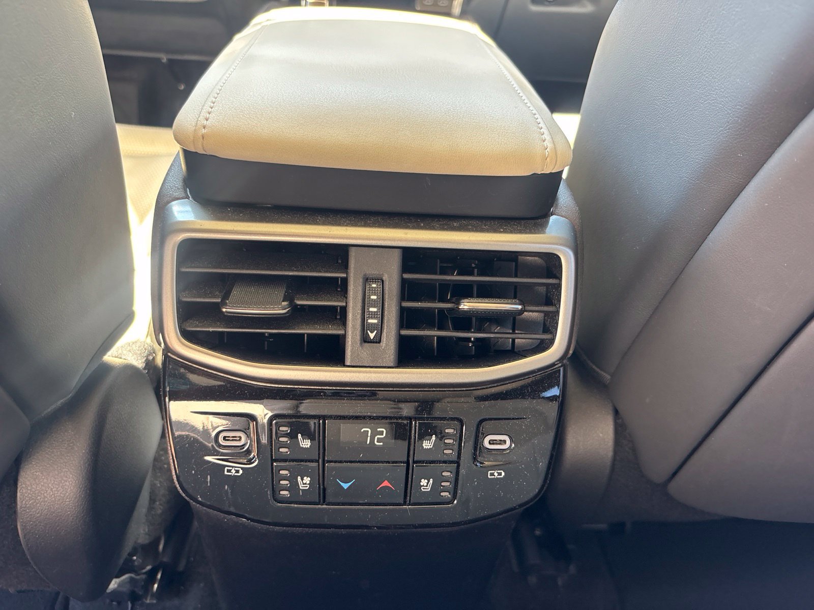 Used 2023 Lexus RX 350 FWD w/ Cold Area Package image 8