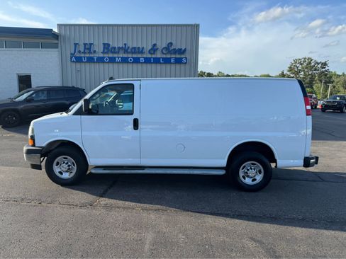 Used 2023 Chevrolet Express 2500 w/ Driver Convenience Package image 6