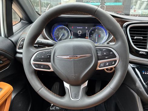Used 2022 Chrysler Pacifica Pinnacle AWD/4WD image 15