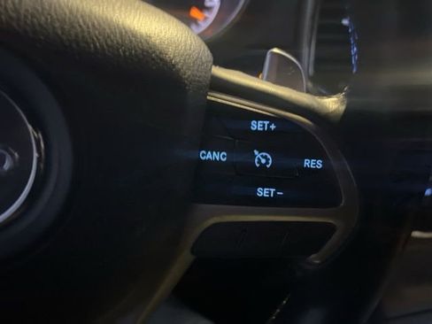 Used 2014 Jeep Grand Cherokee Limited image 8