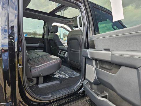 New 2026 Ford F250 Lariat w/ Black Appearance Package image 22