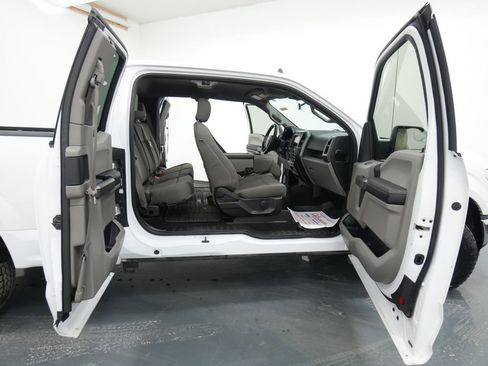 Used 2019 Ford F150 XLT AWD/4WD image 24