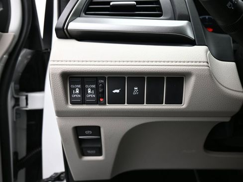 Certified 2026 Honda Odyssey EX-L image 19