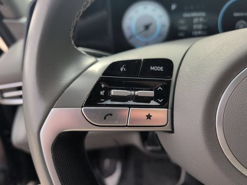 Used 2025 Hyundai Elantra SEL FWD image 21