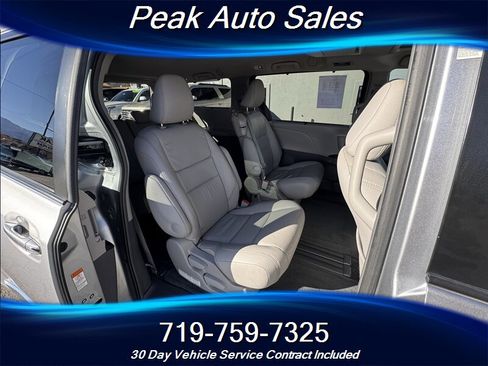 Used 2016 Toyota Sienna XLE Premium image 37