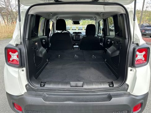 Used 2023 Jeep Renegade Latitude AWD/4WD image 22