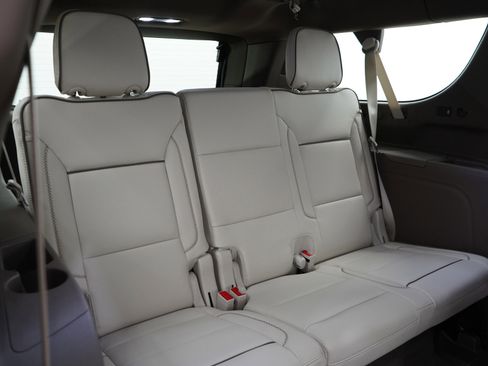 Used 2026 GMC Yukon XL Denali w/ Denali Reserve Package AWD/4WD image 16