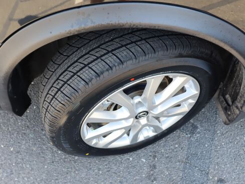 Used 2021 Nissan Rogue Sport S FWD image 39