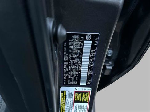 Used 2023 Toyota Camry SE image 32