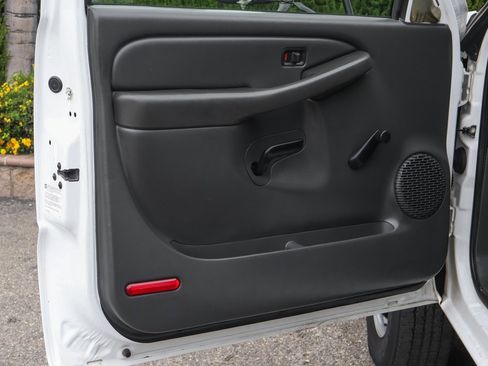 Used 2004 Chevrolet Silverado 3500 W/T image 17