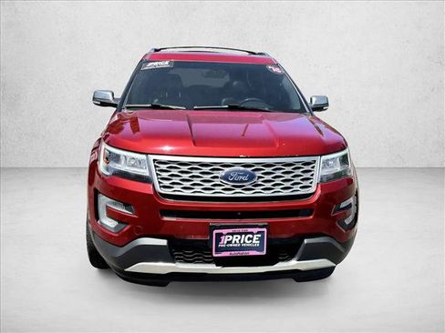 Used 2016 Ford Explorer Platinum AWD/4WD image 2