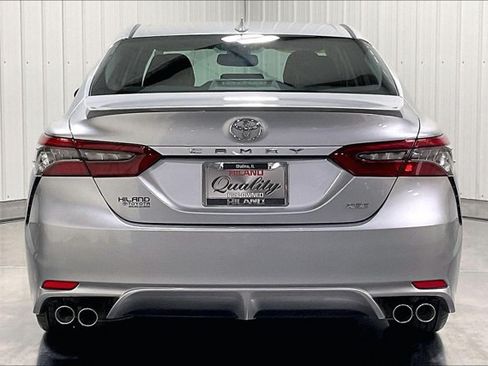 Used 2024 Toyota Camry XSE FWD image 4