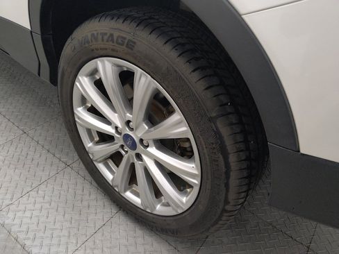 Used 2017 Ford Escape Titanium image 31