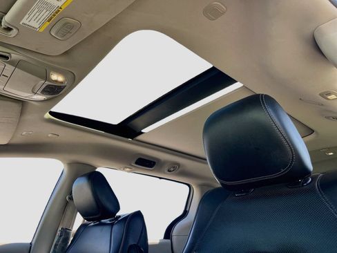 Used 2019 Chrysler Pacifica Limited FWD image 21