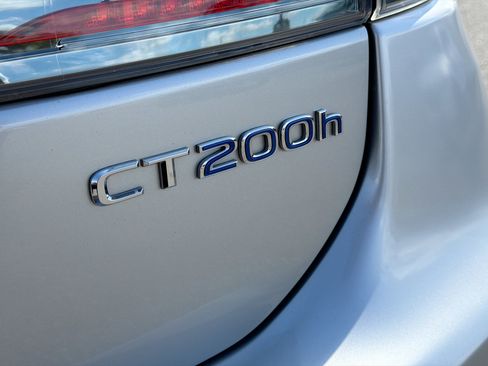Used 2015 Lexus CT 200h image 11
