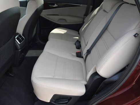 Used 2017 Kia Sorento FWD image 14