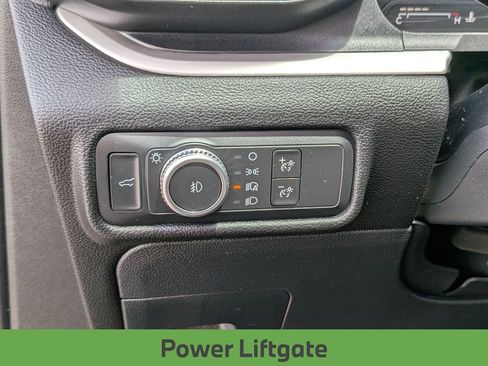 Used 2021 Ford Explorer XLT w/ Equipment Group 202A AWD/4WD image 18