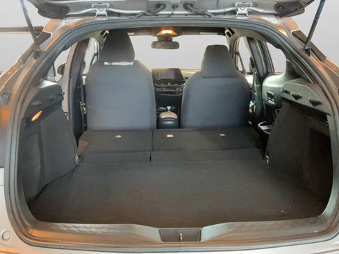 Used 2018 Toyota C-HR XLE FWD image 32