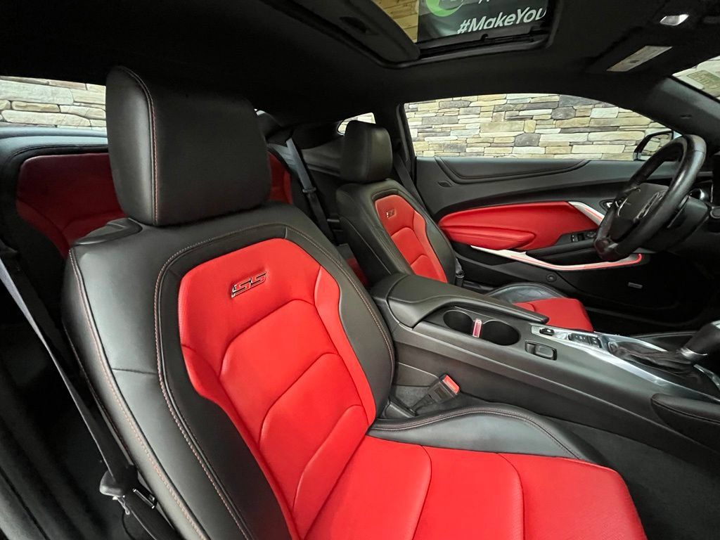 Used 2016 Chevrolet Camaro SS RWD image 30